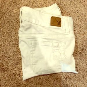 Size 2 white American eagle shorts